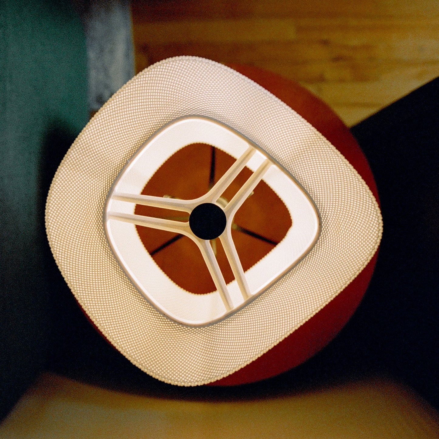 Lampe Arcas imprimée en 3D avec effet translucide – Design artistique unique pour un éclairage moderne | Produit haut de gamme pour le confort et le bien-être de la maison (Royaume-Uni)