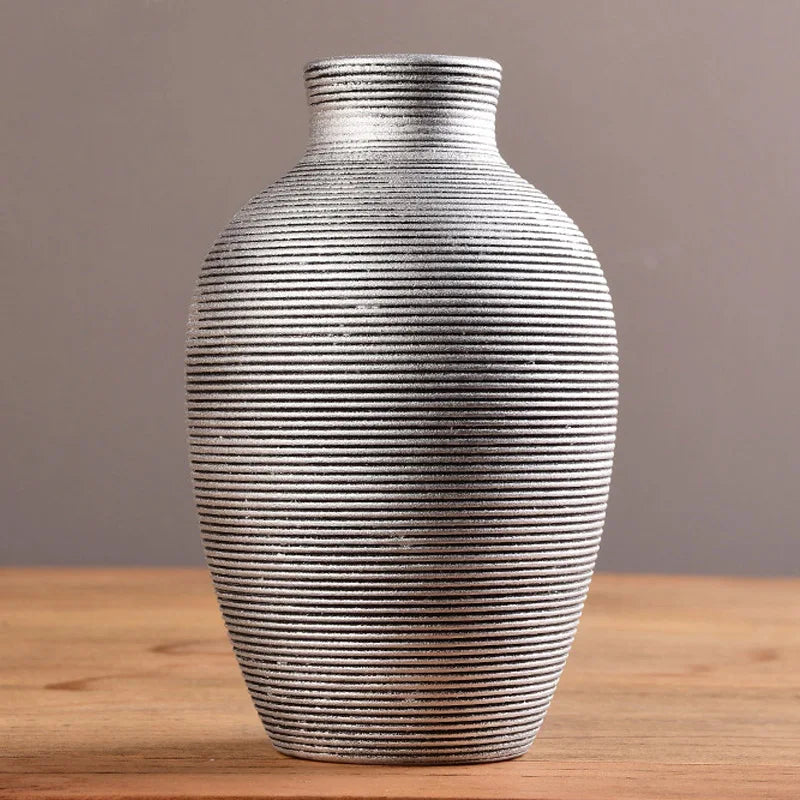 Minimalistische Keramikvase