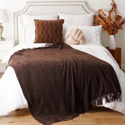 Boho Strickdecke – Weiche leichte Acryl-Decke mit Fransen