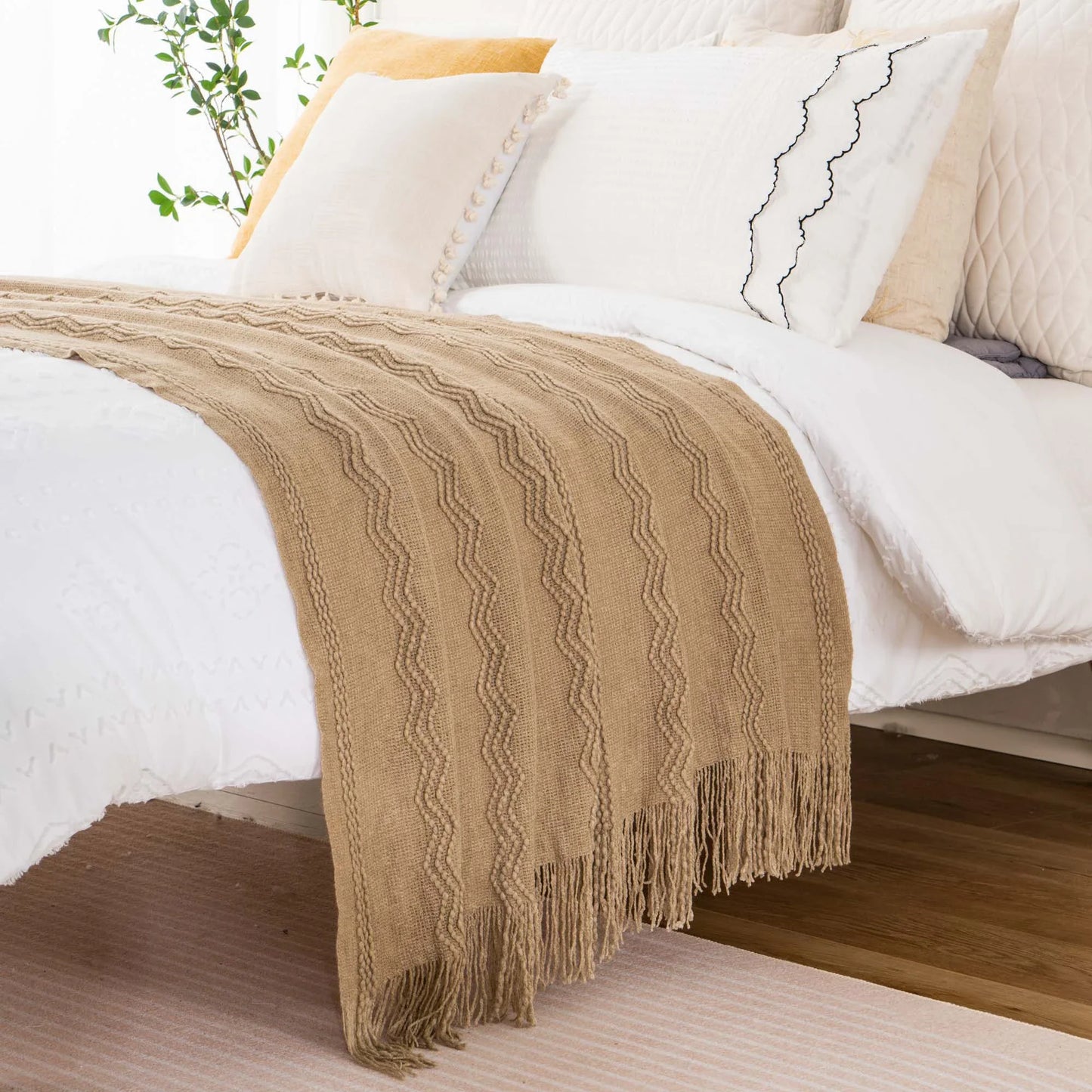 Boho Strickdecke – Weiche leichte Acryl-Decke mit Fransen