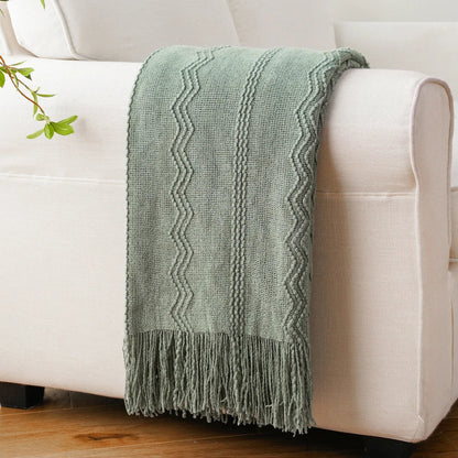 Boho Strickdecke – Weiche leichte Acryl-Decke mit Fransen