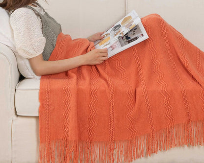 Boho Strickdecke – Weiche leichte Acryl-Decke mit Fransen
