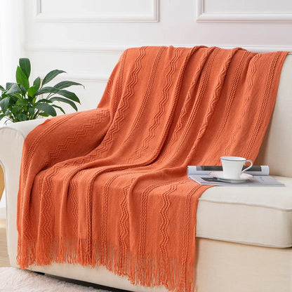 Boho Strickdecke – Weiche leichte Acryl-Decke mit Fransen