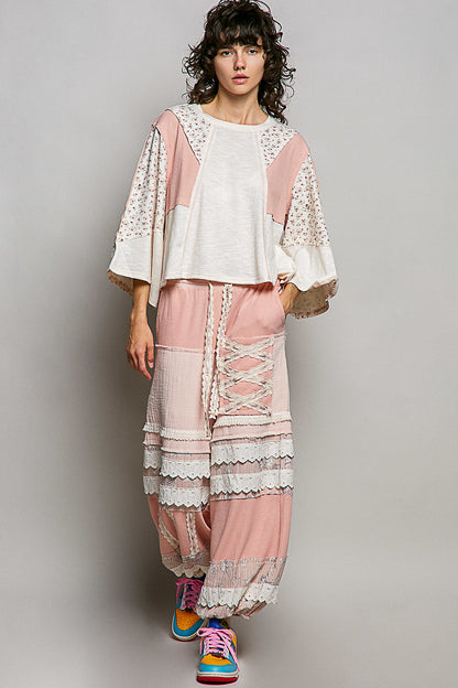 POL Exposed Seam Floral Patchwork Textured Slub Knit Damen Top