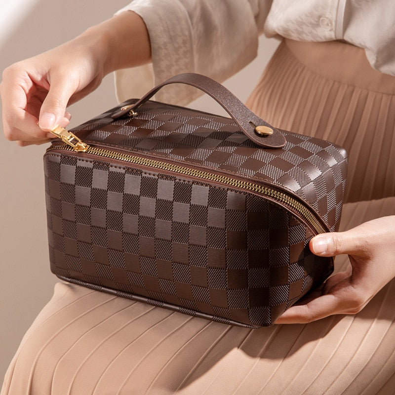 Toiletry Bag for Men & Women | Luxury Design Toiletry Case | Wash Bag | Washiq