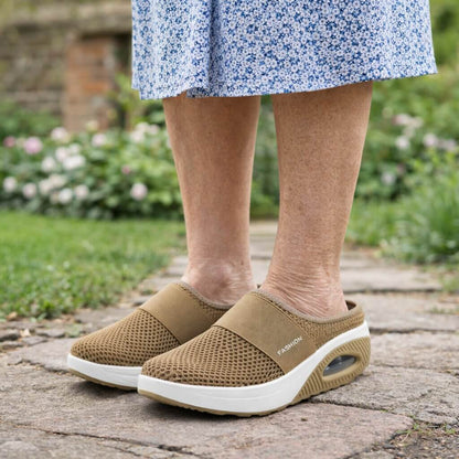 Orthopädische Hausschuhe zum Reinschlüpfen | Breite Diabetikerschuhe für Zuhause | Velori